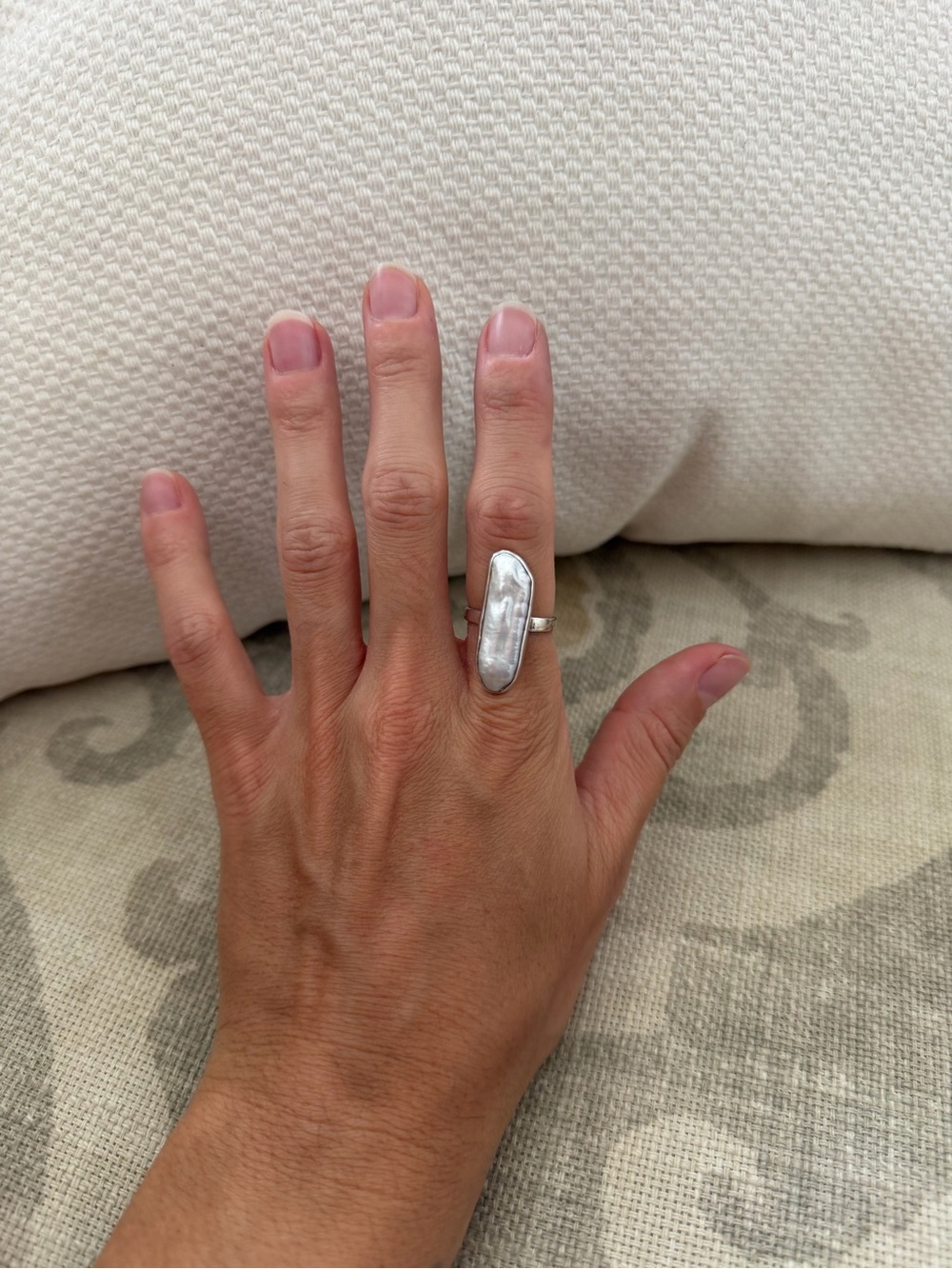 Salty gem pearl shell ring